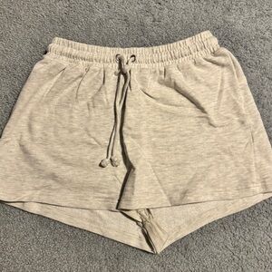 Missguided light grey shorts